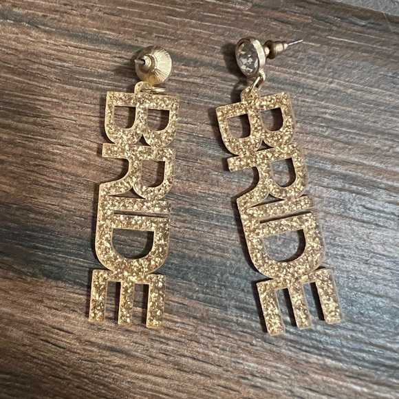 Bride Earring Set - Picture 4 of 7